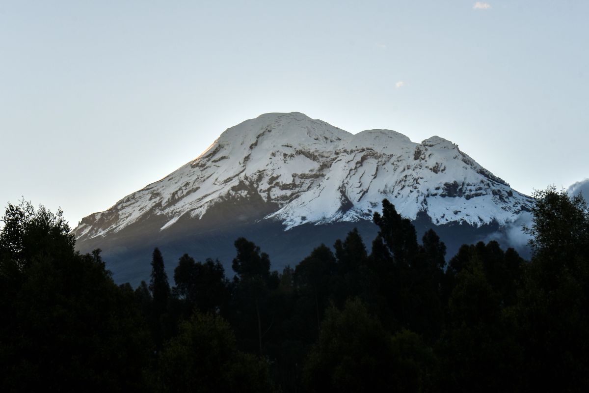 The Ecuadorian authorities continue to search and rescue the mountaineers in Chimborazo.