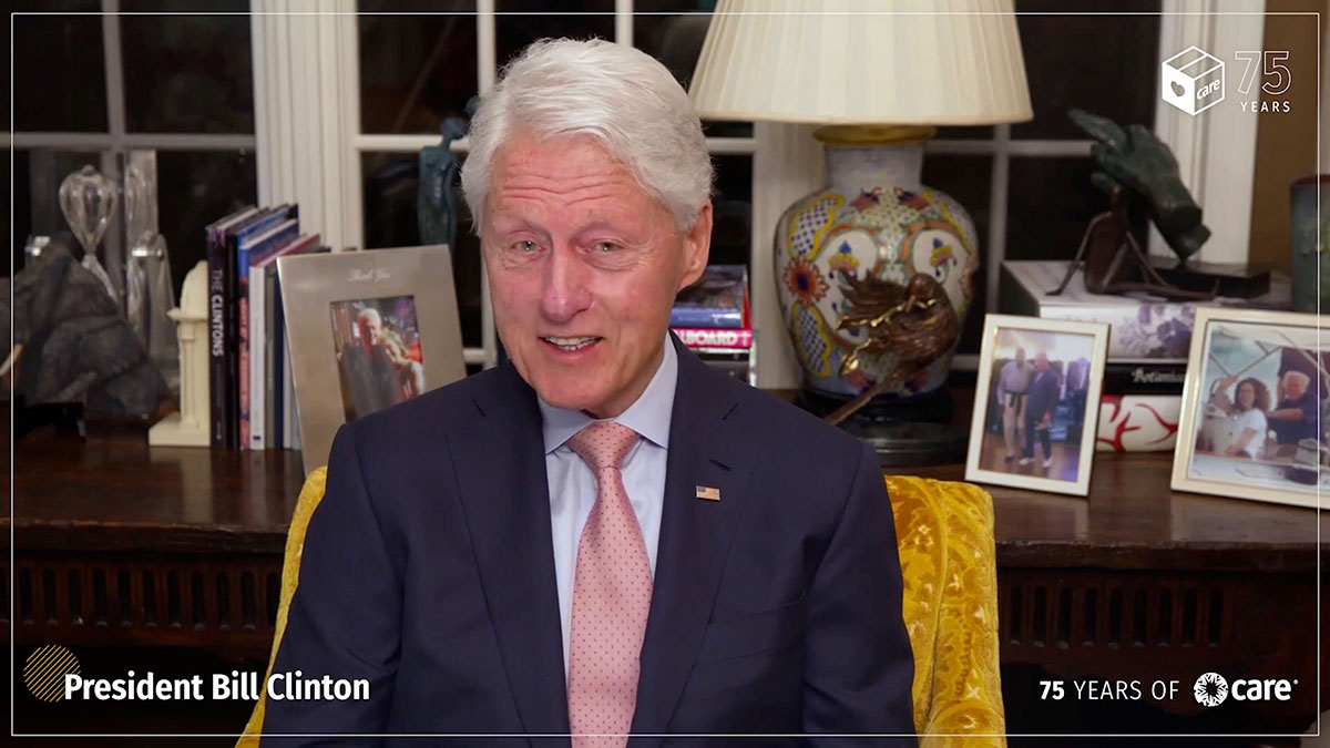 Bill Clinton returns home after overcoming urinary tract infection.