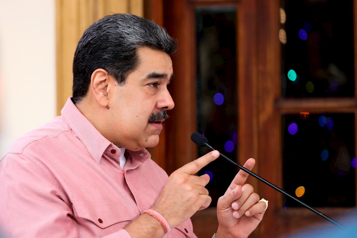 Nicolás Maduro's government announced the suspension of dialogues in Mexico with opponents after the arrest of Alex Saab.