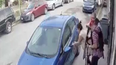Photo of VIDEO: Narcos of the Gulf Cartel steal cars from elderly couple